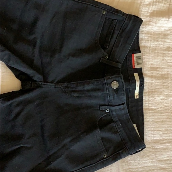 Levi Jeans - Picture 2 of 4